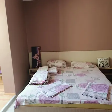 делукс студио кирил и методий * Бургас